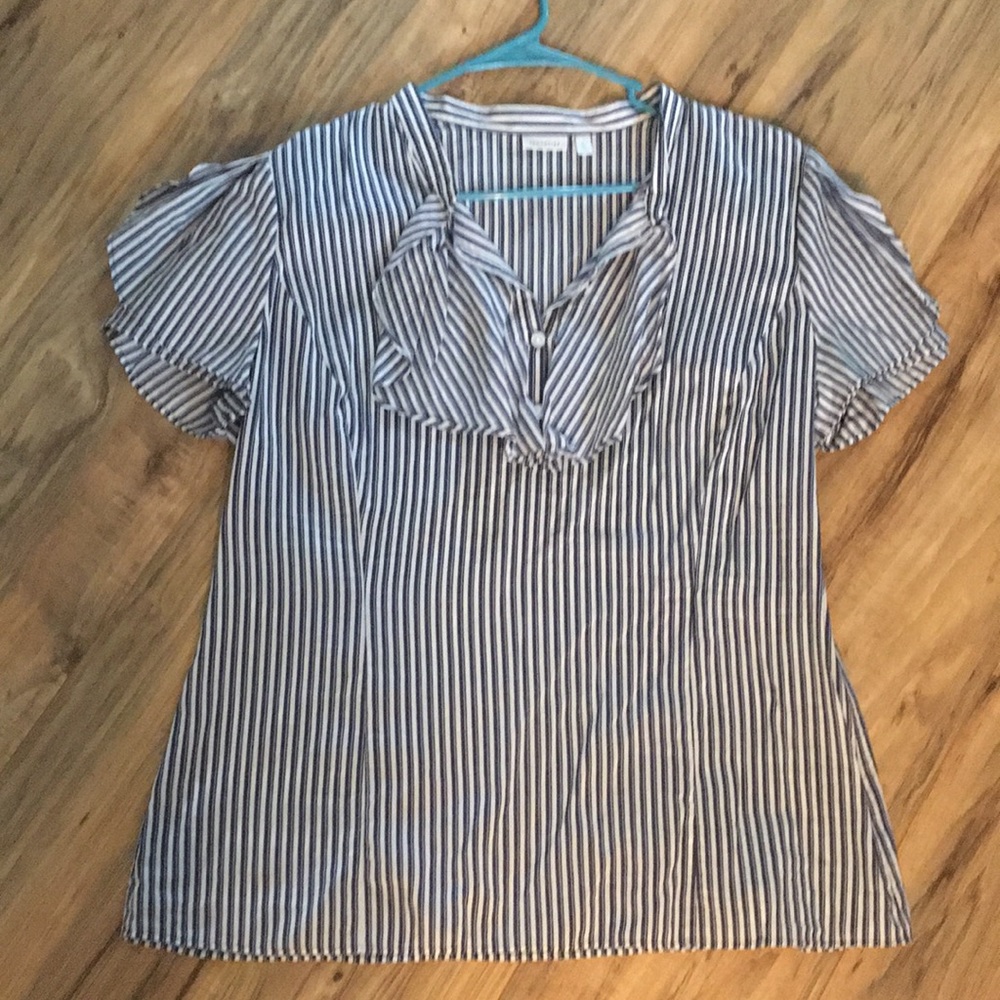 Semantiks blue and white ruffle front -sleeve top